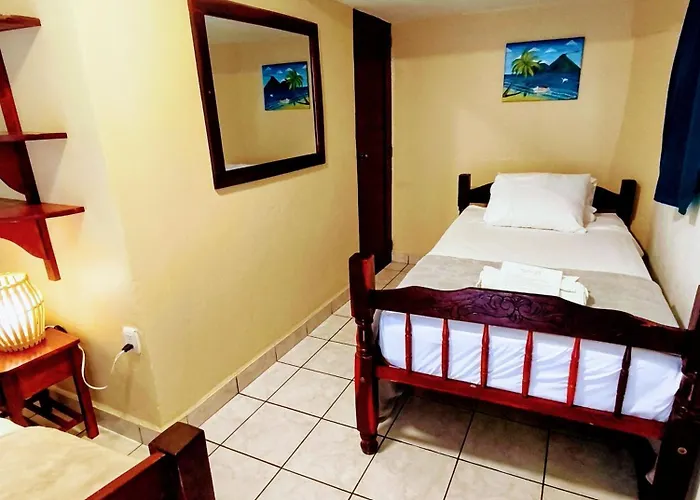 Chale'S House Hotel